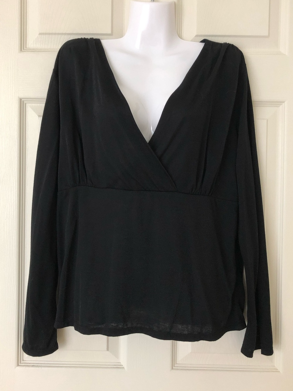 NWOT J. Jill Surplice Neck Long Sleeve Top Black Size Large